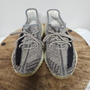 Adidas Yeezy Boost Mens Size 8 Gray Basketball Sports Running Shoes Sneakers